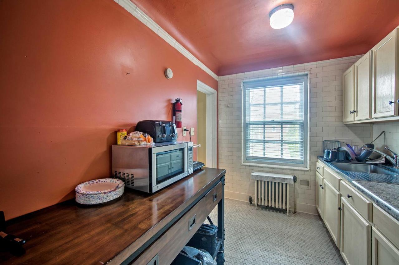 Reading Apt, Walk To Shops, Dining And City Park! Exterior photo