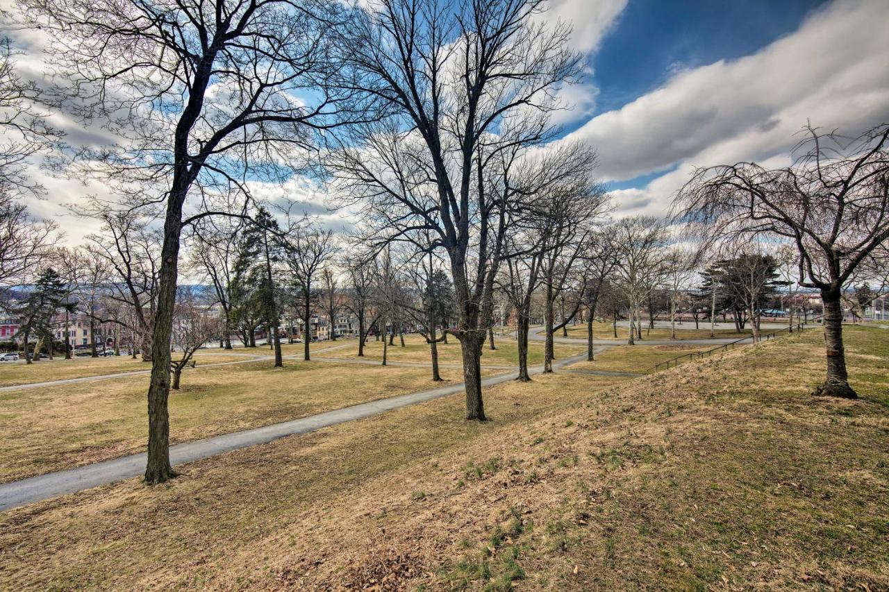Reading Apt, Walk To Shops, Dining And City Park! Exterior photo